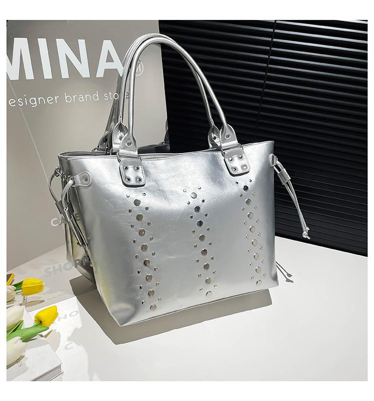 2025 Summer Popular Rivet Shoulder Bag Fashionable Large Capacity Tote Bag Casual Versatile Underarm Bag