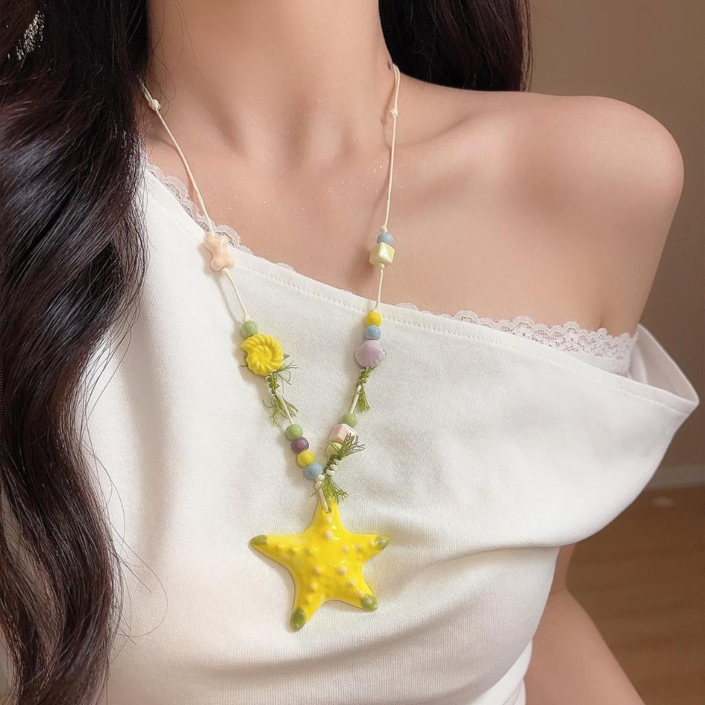 2026 Beach Vacation Style Starfish Pendant Necklace - Woven Clavicle Chain Fashion Accessory for Women