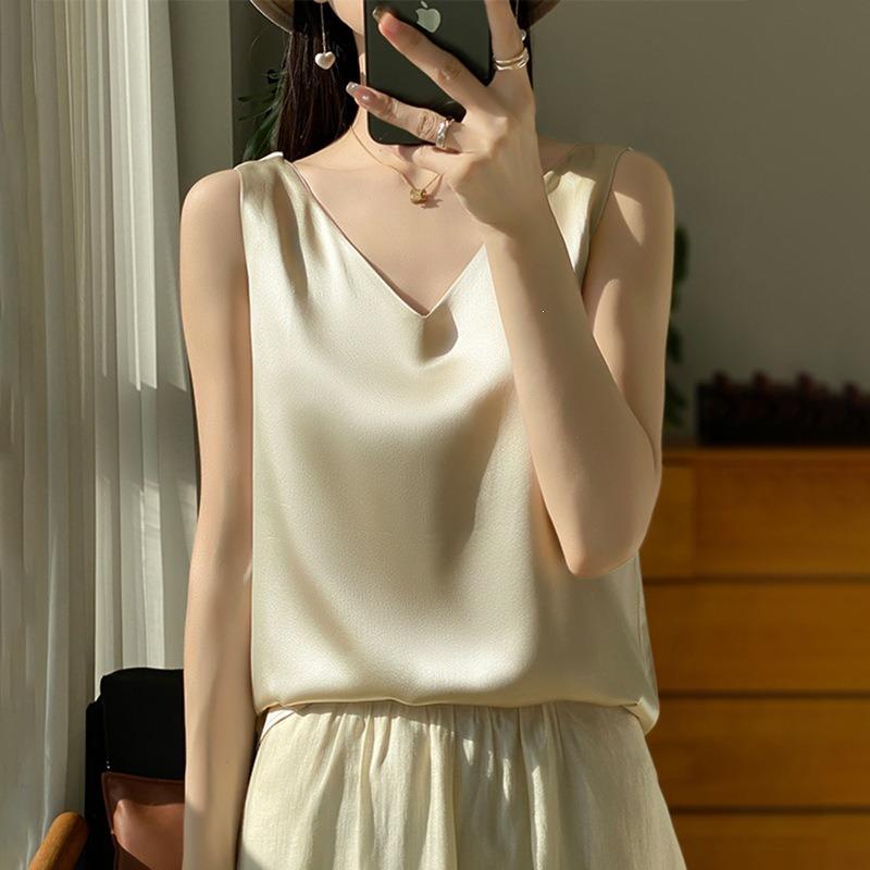 Women S Slim Fit V Neck Short Length Wide Strap Camisole Top