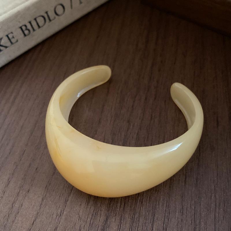 Colorful Acetate Open Bangle: Exaggerated Light Luxury Bracelet for Women