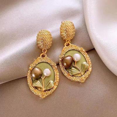 Orecchini Vintage Floreali Verdi con Perle e Stile Barocco Antico per Donna