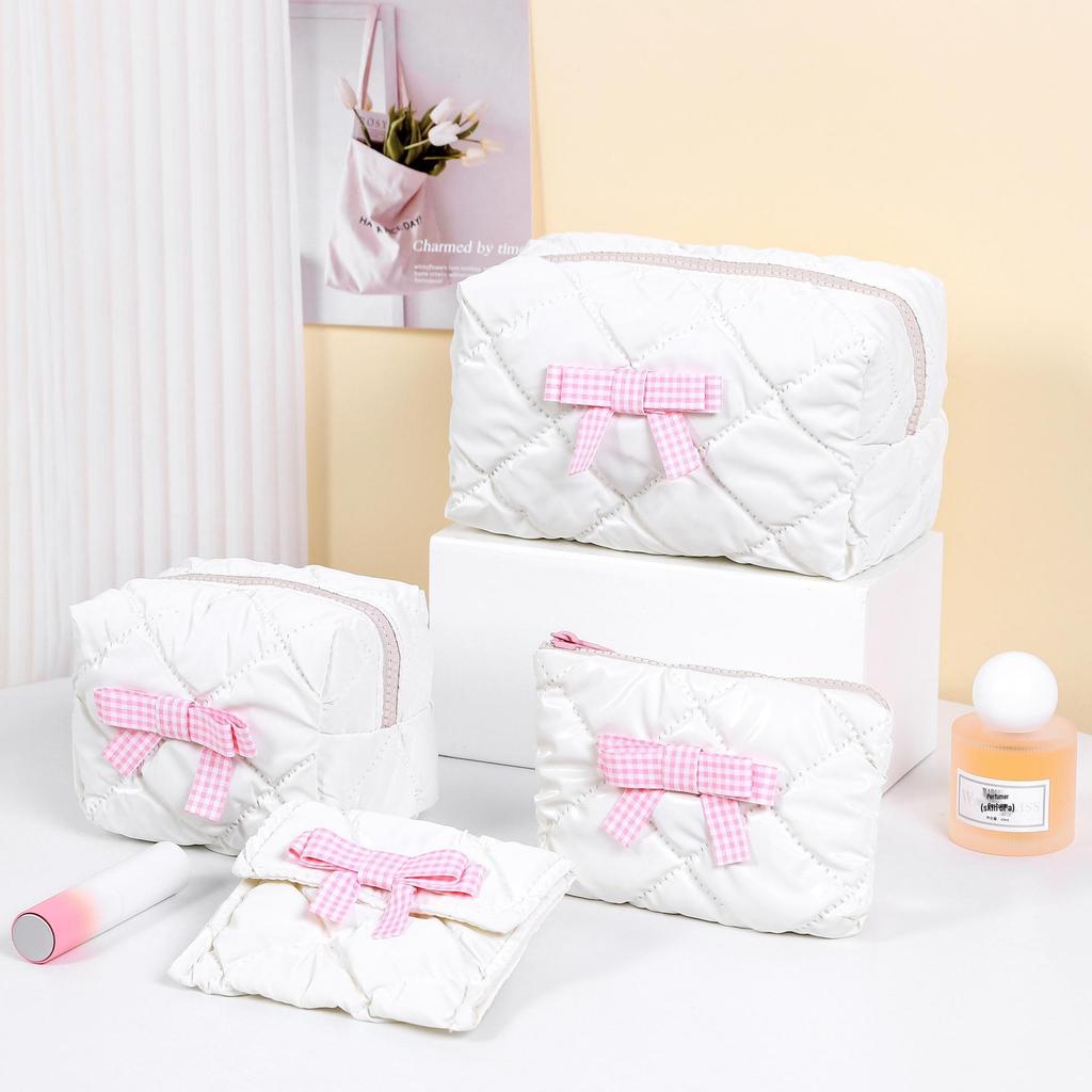 Compact Waterproof Makeup Bag - Stylish Coin & Earphone Pouch for Women