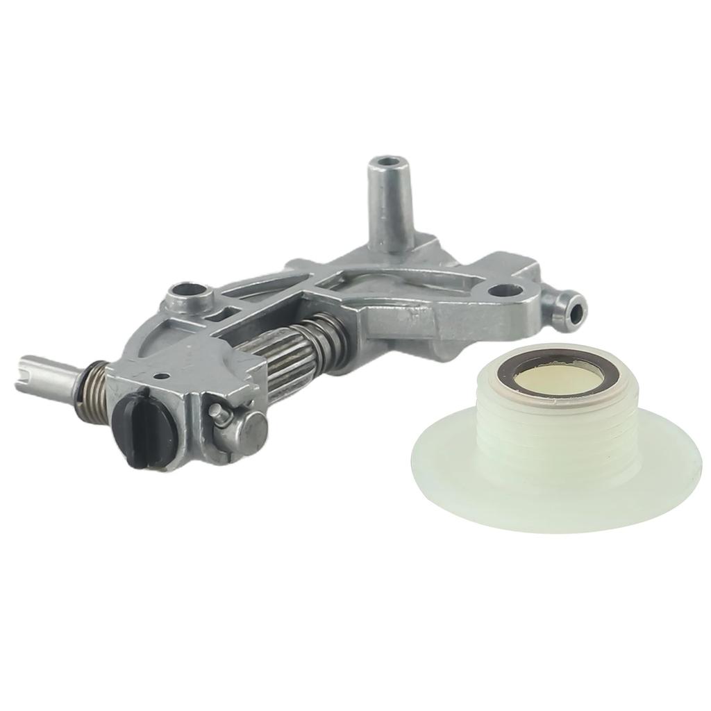 Worm Gear And Oil Pump Assembly For Chinese Chainsaw 5200 4500 5800 Series With 52cc 45cc 58cc Displacement Engines