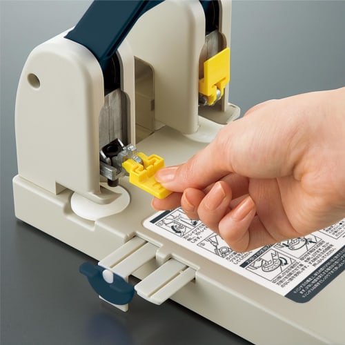 KOKUYO Hole Punch 2 Holes Strong Large 70 Pieces PN-33