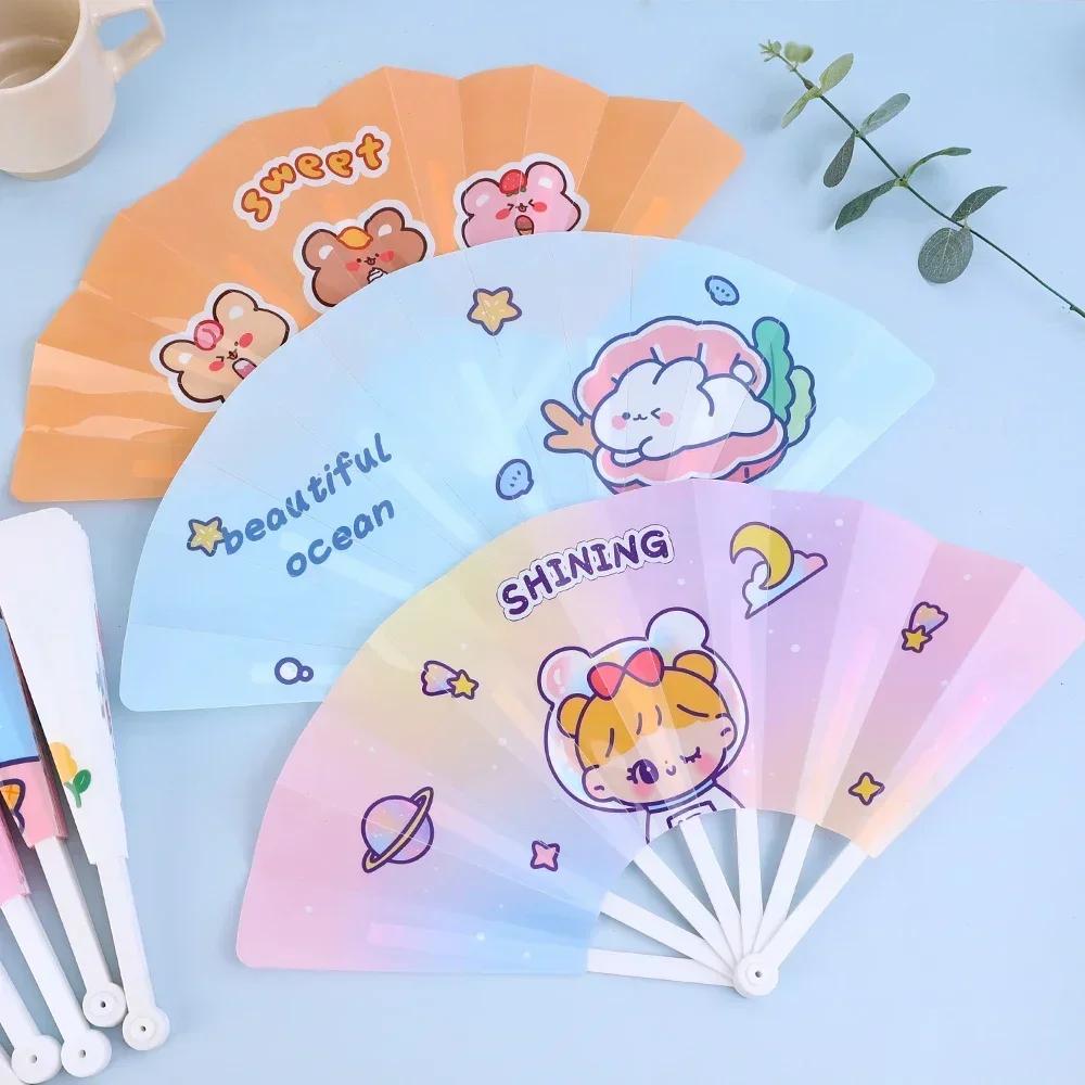 1-50PCS Été Mignon Dessin Animé Pliant Éventail 7 plis Éventail Portable à Main Éventail Pliant en Plastique Dessin Animé Décoration de Maison Mignonne Comme Cadeaux