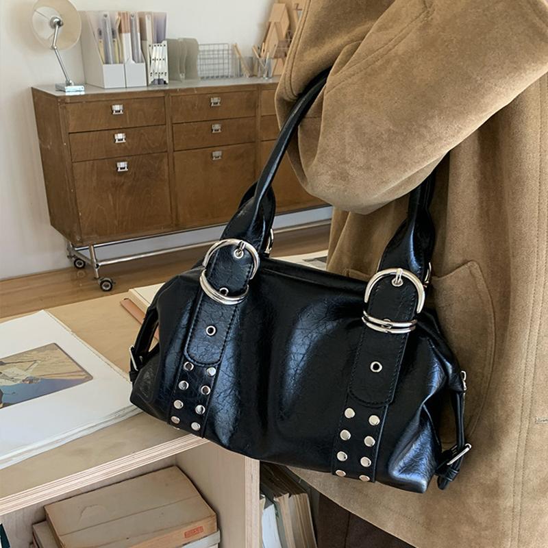 Spring Metallic Soft Leather Boston Shoulder Bag Fashion Rivet PU Leather Hot Girl Motorcycle Underarm Ladies Big Handbag Black
