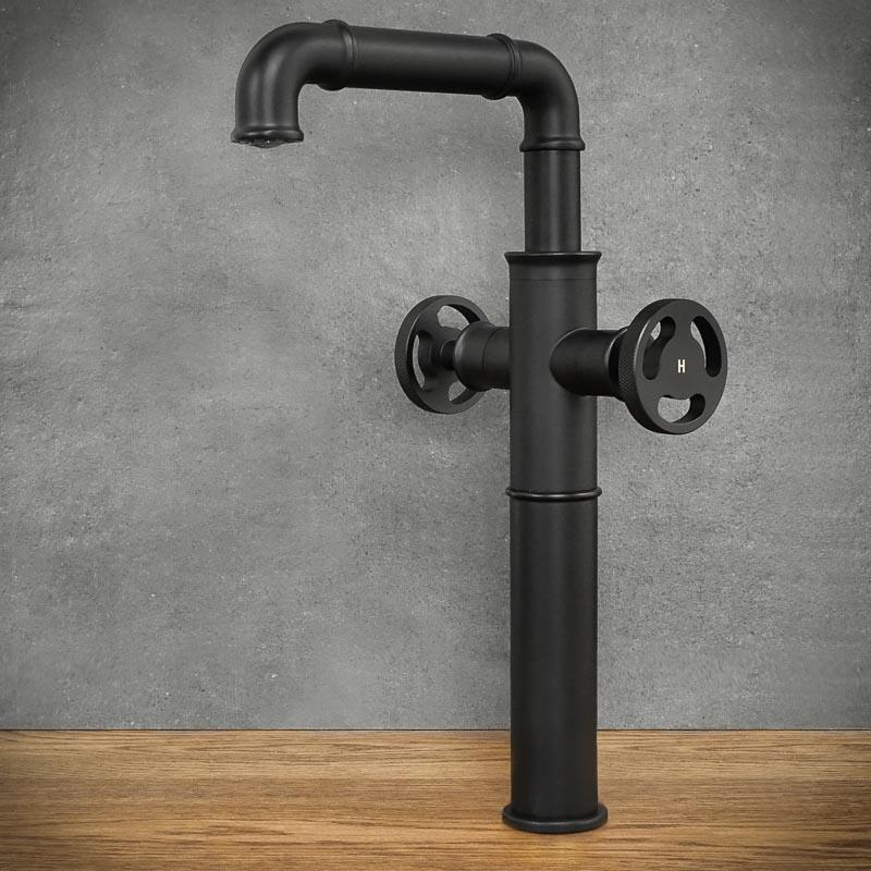 Black HATFIELD free-standing washbasin tap