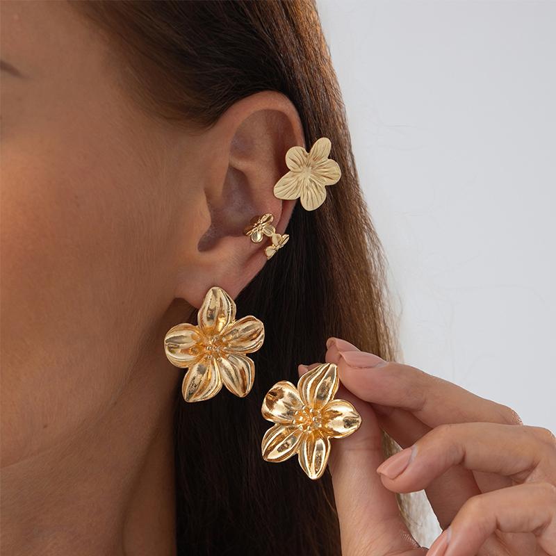 Ocean Series Flower Starfish Bow Shell C-Shaped Earrings Sets for Women Retro High-End Sweet Earrings Vacation Jewelry Accessory