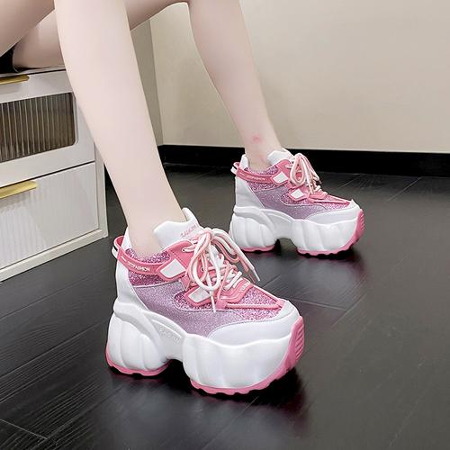 

Модные 10 см розовые новые женские блестящие массивные кроссовки на дышащей платформе, спортивная обувь для женщин, повседневная обувь на толстой подошве со шнуровкой 39 розовый