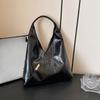 A Hand-held Triangular Underarm Bag Simple Fashionable Individual and Stylish Single-shoulder Bag