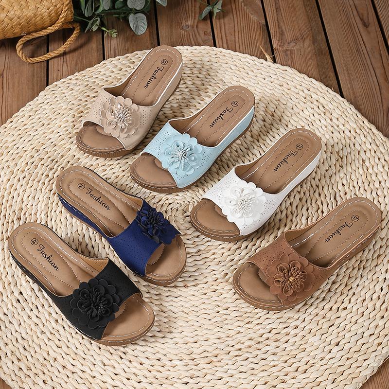 Retro Flower Decor Wedge Slippers Woman 2025 Summer Thick Bottom Platform Sandals Women Anti Slip Beach Shoes Outdoor Slides
