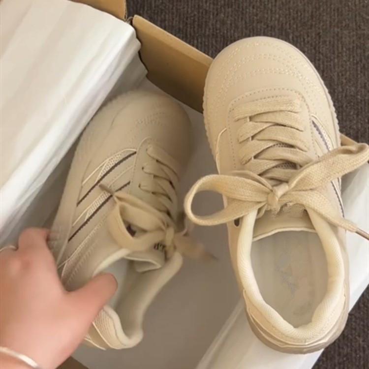 2025 new niche design thick baseplate shoes women's spring campus breathable little white shoes versatile chic moral training shoes