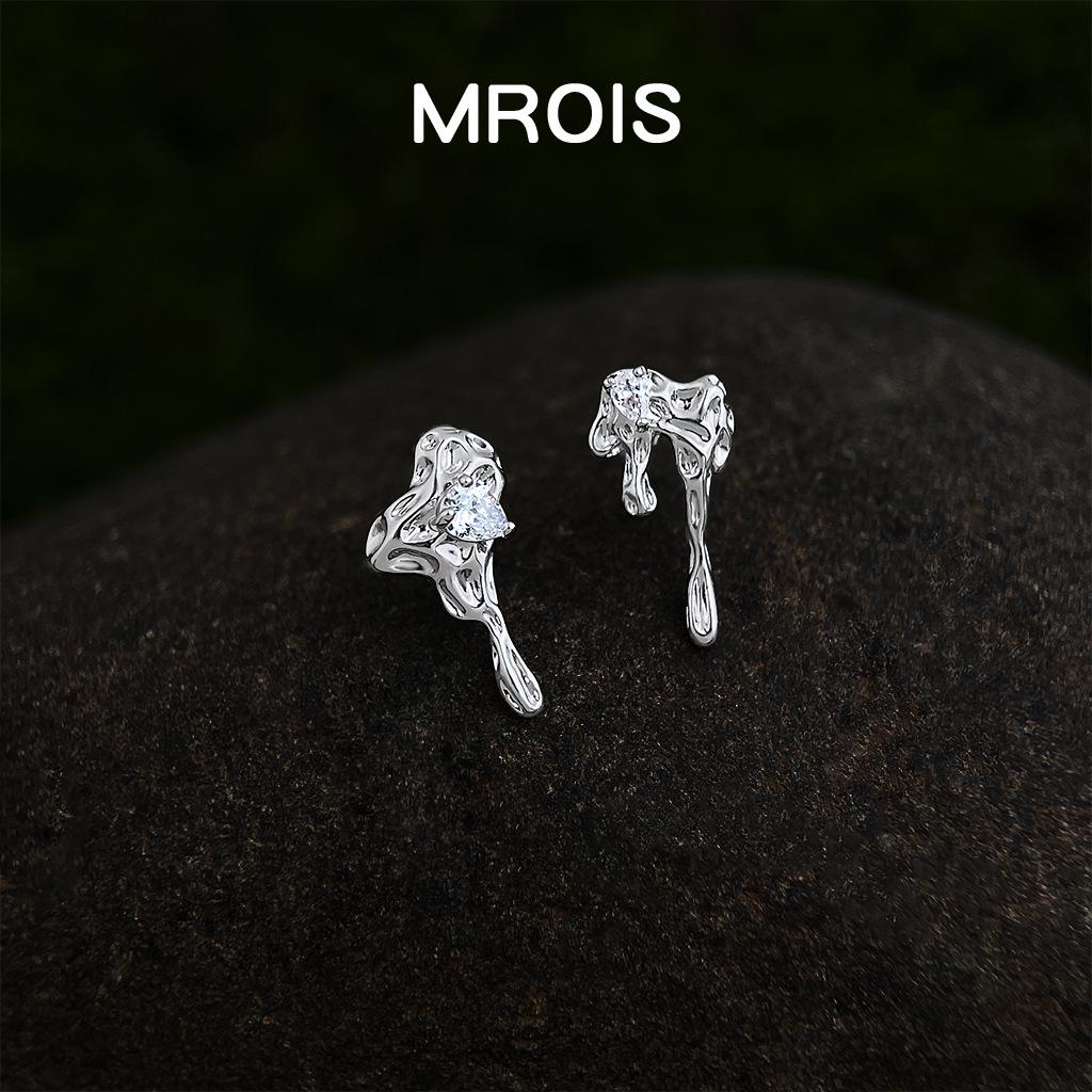 

Элегантные серьги-пусеты с цирконами неправильной формы: Настоящее золото, Легкая роскошь, Высокая мода