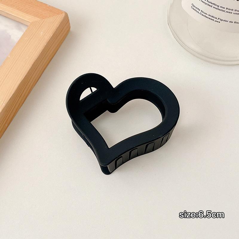 Versatile Milk Coffee Hair Clip: Large, Simple Shark Design for Women