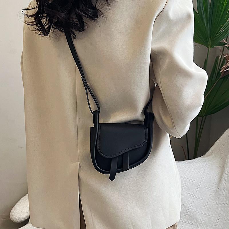 Stylish Black Beige Yellow Pink Green Pu Saddle Bag For Casual Daily Use