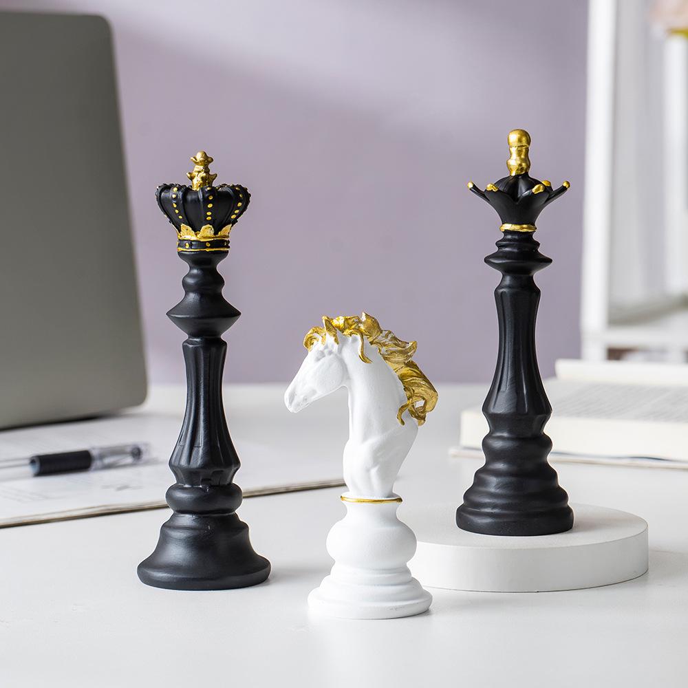 Small International Chess Resin Ornament - Desktop Decor with King, Queen & Horse Pieces