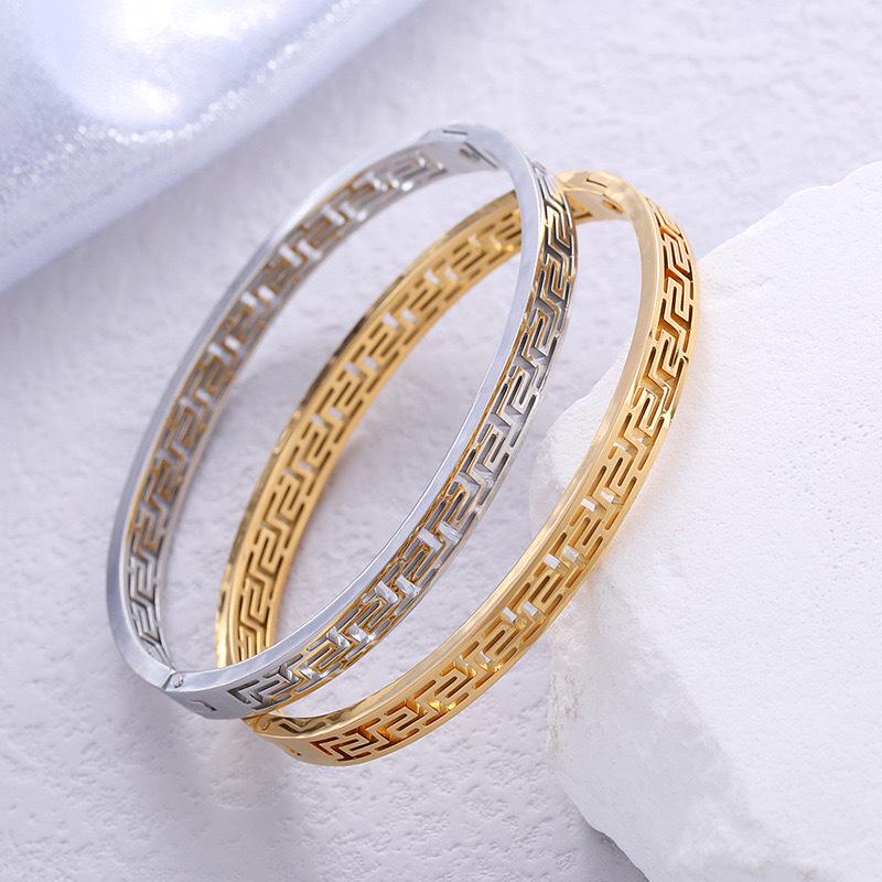 Oval Hollow Great Wall Pattern Titanium Steel Unisex Bracelet