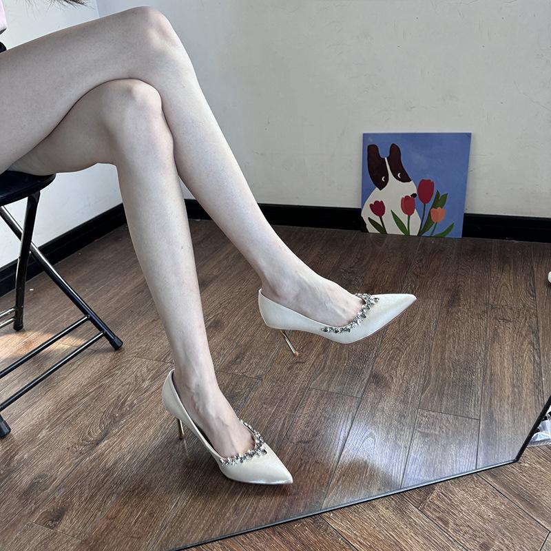 Fashion Spring and Summer New Black Pointy Rhinodiamond-edged High Heels for Women with French Sexy and Beautiful Mouth