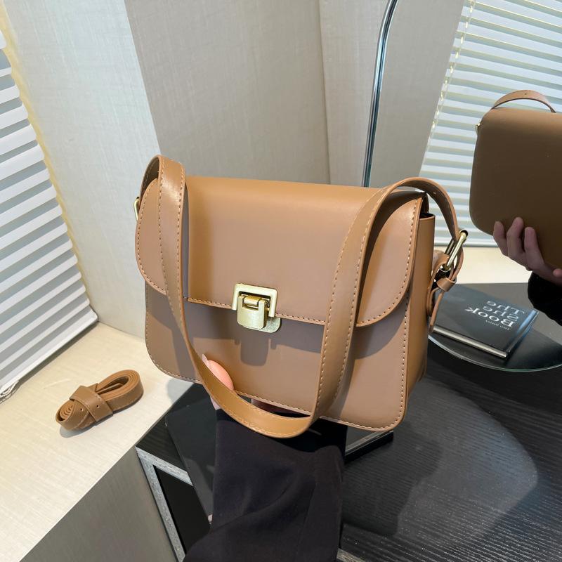 Simple texture women's bag new fashion trend shoulder messenger bag versatile high texture underarm bag