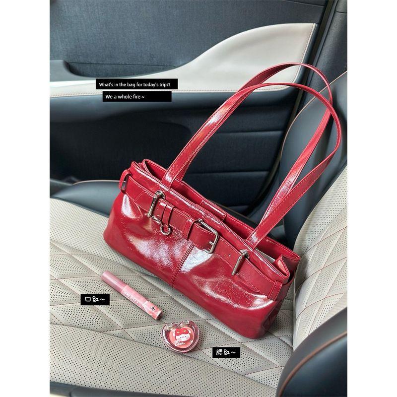 

High-End Niche Shoulder Bag Women Retro Fashion Hong Kong Style Red Handbag Versatile Commuter Gyaru Underarm Bag Red