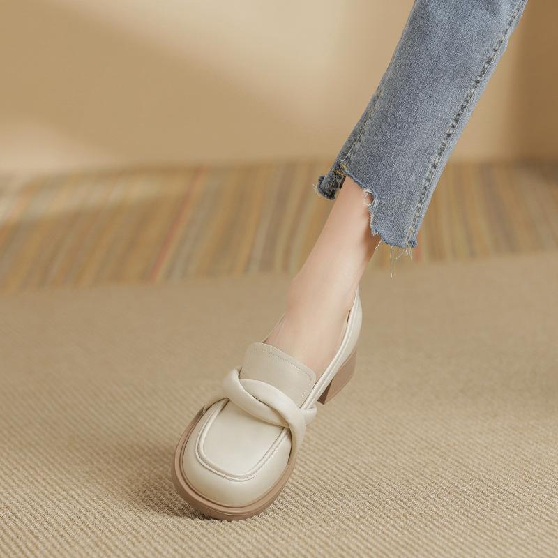 

Thick sole thick heel single shoes versatile shallow mouth style college Internet celebrity small leather shoes women 40 абрикосовий