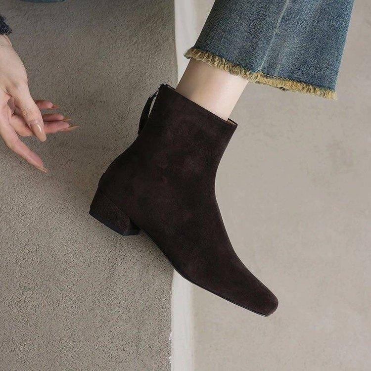 

Новая женская обувь: Универсальные ботинки на осень и зиму, эластичные ботинки, ботильоны на платформе 40 коричневый