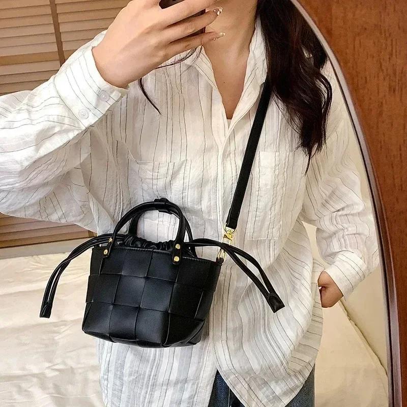 PU Leather Woven Crossbody Bag Women's Shoulder Small Handbag Woven Closure Large Capacity Single Shoulder Bag Purses Handbags