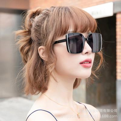 Neue modische Box-Sonnenbrillen im Online-Promi-Stil mit silberner koreanischer Sonnenbrille für Damen.