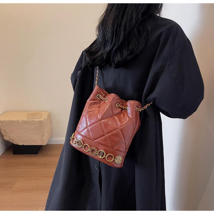 Stylish 2023 New Autumn Winter Small Fragrance Chain Bucket Bag For Women