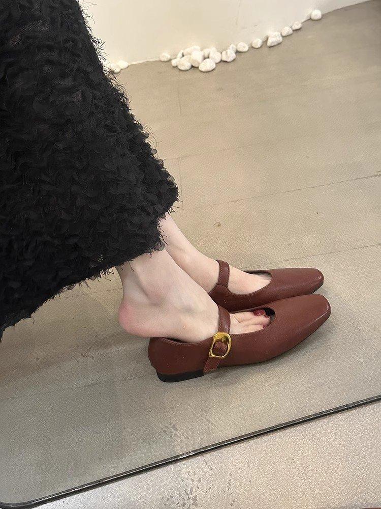 

Туфли Мэри Джейн с плоским дном и квадратным носом, женская обувь, весна и осень 2025, новая французская юбка, однотонные туфли для вечернего ветра 35 красный