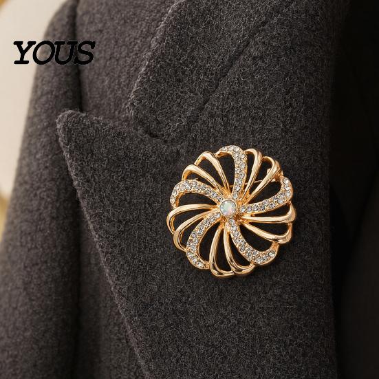 Solid Metal Brooch Pin, Hollow Swirl Flower Pattern Lapel Pin with Rhinestones Inlaid, Durable Spiral Petals Design Versatile Badge for Coats