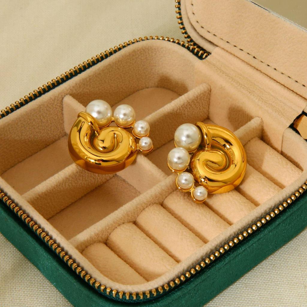 2024 Beach Style 18k Gold Plated Stainless Steel Conch Shell Pearl Stud Earrings - Waterproof