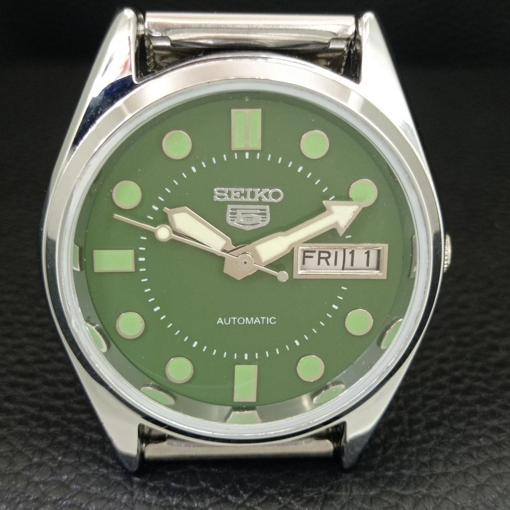 VINTAGE SEIKO 5 AUTOMATIC REFURBISHED JAPAN MENS GREEN DIAL WATCH a444232-1