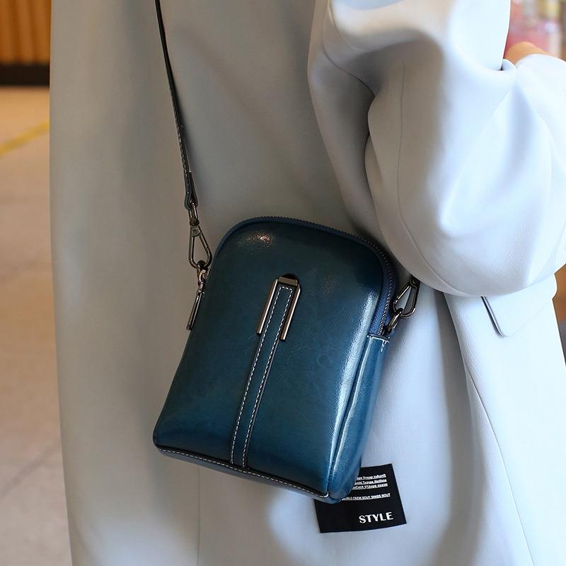 Small bag women's new trendy messenger bag women's shell bag versatile leather women's bag shoulder bag women's mobile phone bag