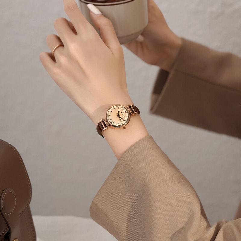 Watch Female Retro British Style Niche Light Luxury Fashion High Sense Female Student Round Digital Belt Compact