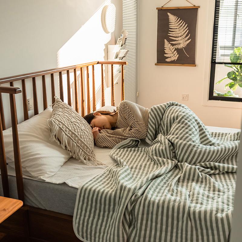

Muji Japanese Striped Pure Cotton Summer Quilt - Cool & Comfortable Blanket 100x150 cm
