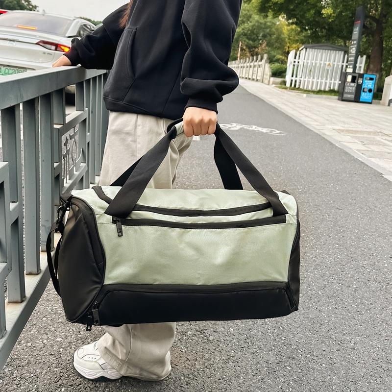 Trendy new yoga gym bag streetwear fashion unisex commuter travel bag designer handbag crossbody bag