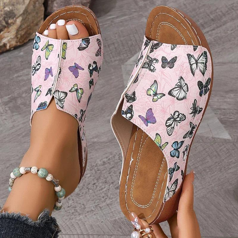 Fashion Butterfly Printed Wedge Slippers for Women Lightweight Peep Toe Platform Sandals Woman Summer 2025 Comfort Non Slip Beach Slides