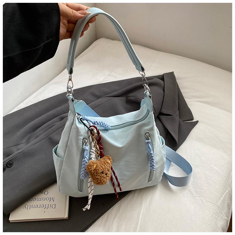 New nylon bag female student class messenger bag large capacity commuter waterproof bag simple versatile shoulder bag