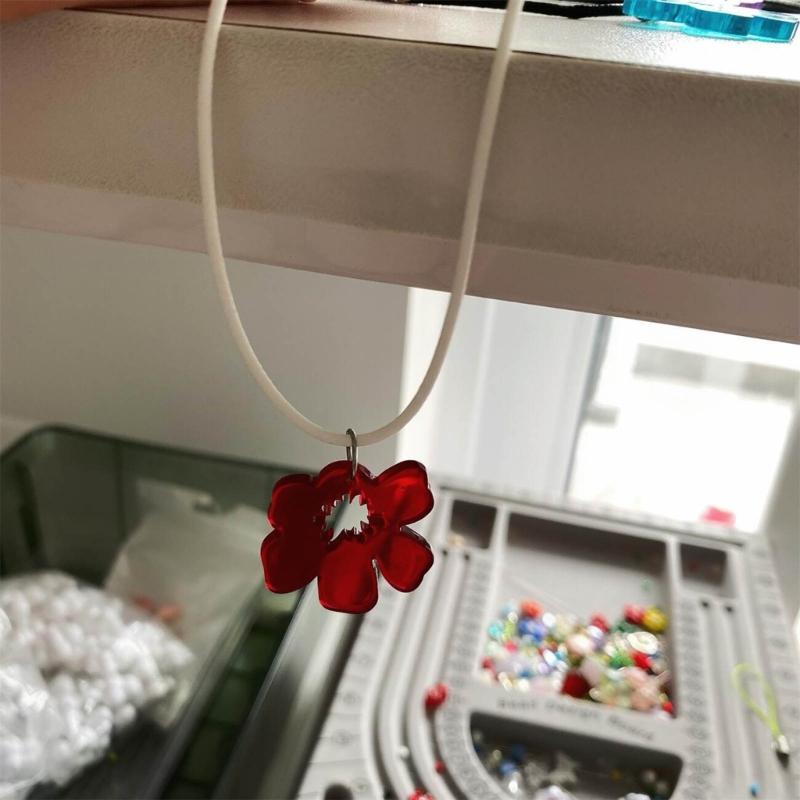 Asymetrické náhrdelníky s květinovým přívěskem Květinový choker Květinový náhrdelník Akrylový materiál Dárek pro ženy dívky