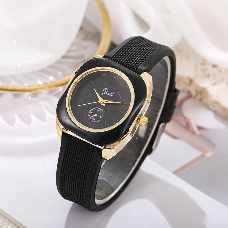 Elegante Modische Damen-Quadrat-Quarzuhr mit Silikonarmband