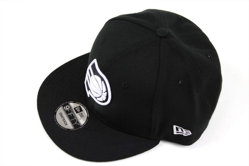 NEW ERA 9FIFTY Snapback Cap Black And White NBA Eastern Conference Indiana Pacers Indiana Pacers