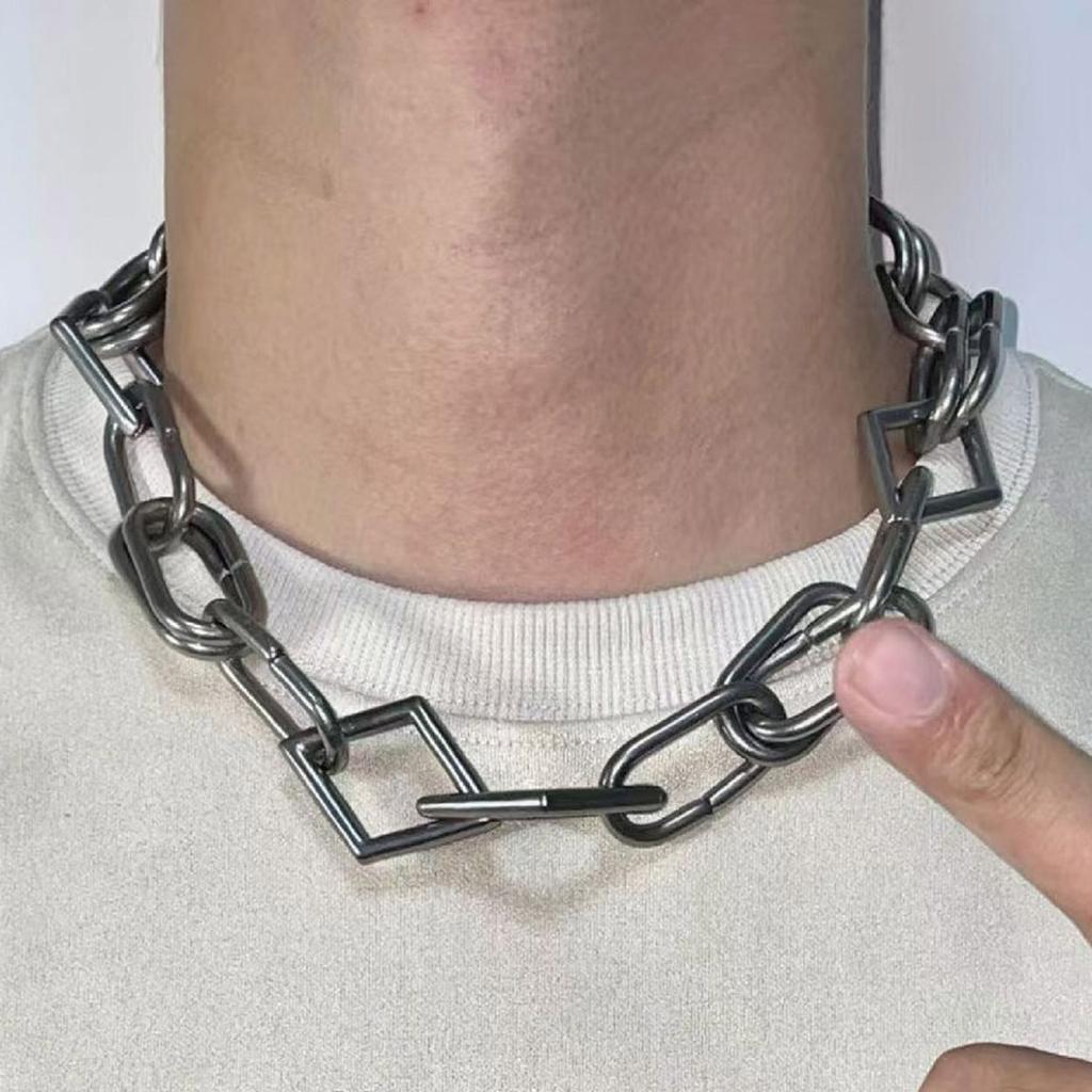 Simple 17 Clasp Necklace Titanium Steel Texture Daily Wear Necklace Perfect for Fashionable Women and Professional