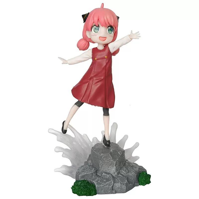 Spy play house practice Ania football Ania Fujie Ania figure desktop car chassis ornament