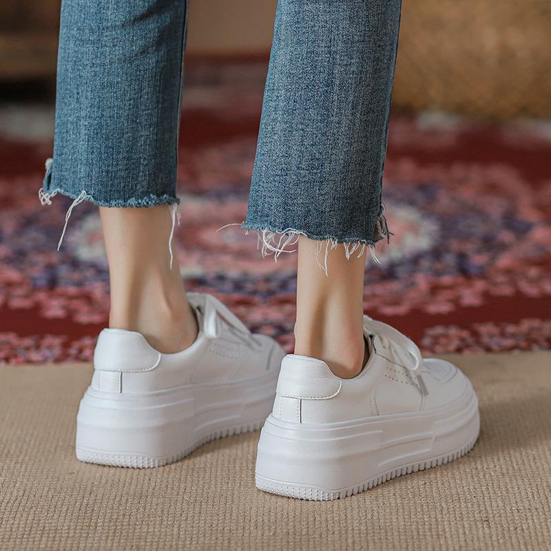 Popular Platform White Shoes Women's Spring and Autumn Hong Kong Style Increases 2025 New Versatile Casual Sports Shoes Niche Board Shoes