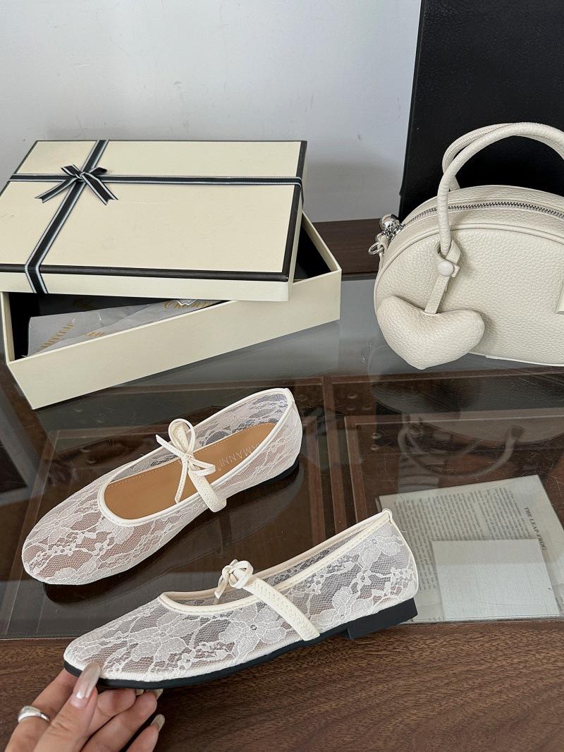 

Mary Jane single shoes 2025 new flat-bottomed French retro non-slip small fragrant commuting loafer beanie shoes ladyshoes 40 белый