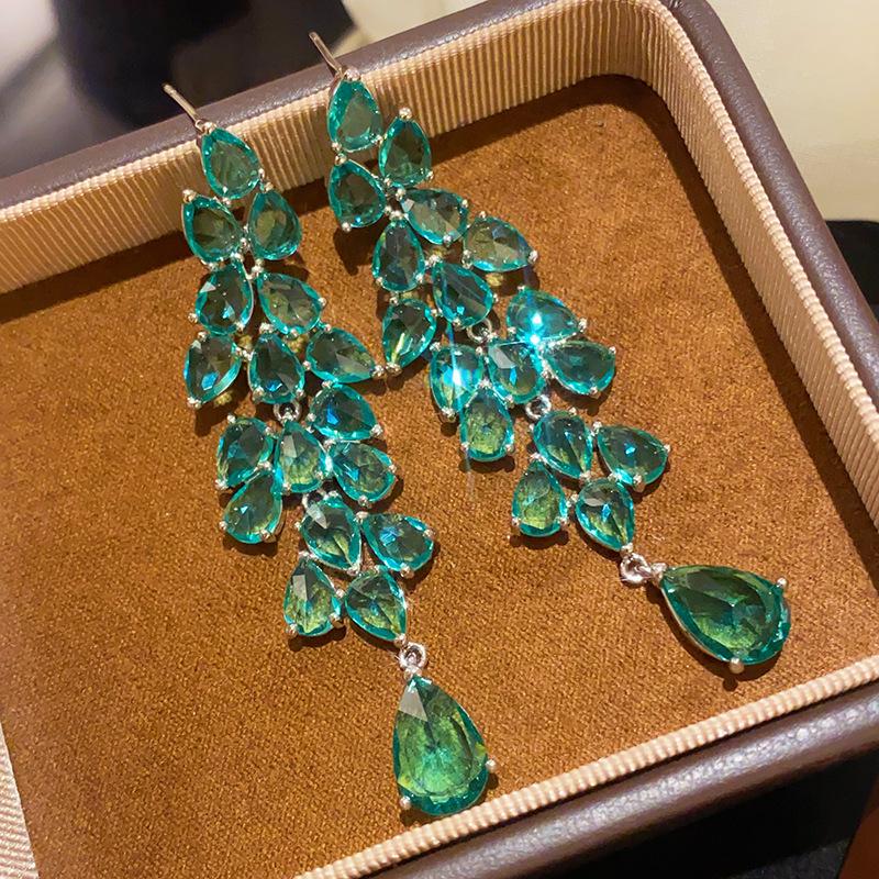 Orecchini Vintage a Forma di Pera con Perle e Intarsi di Diamanti - Stile Retrò, Lusso Leggero, Design di Alta Gamma