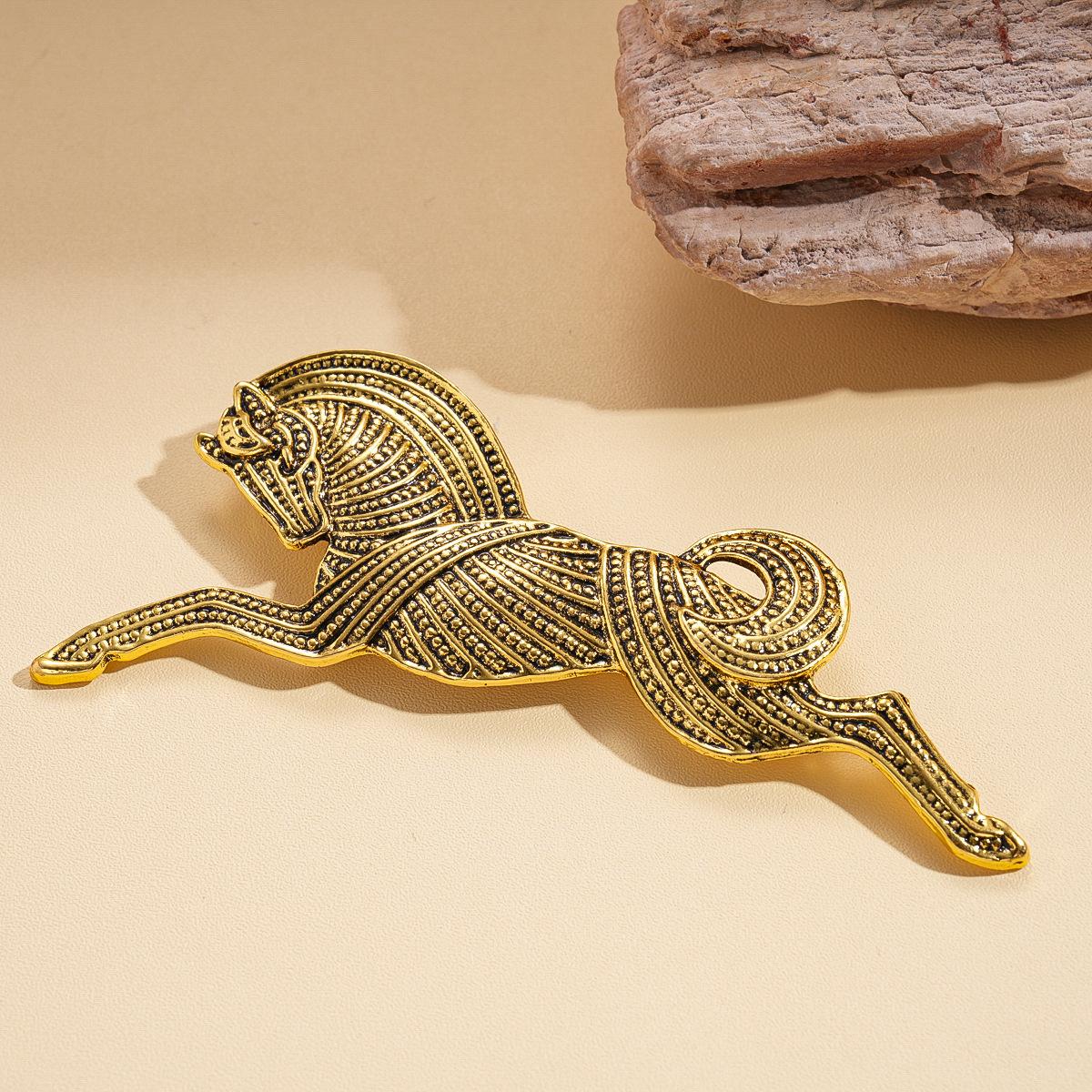 Metallic pleated pony brooch unique pin accessories