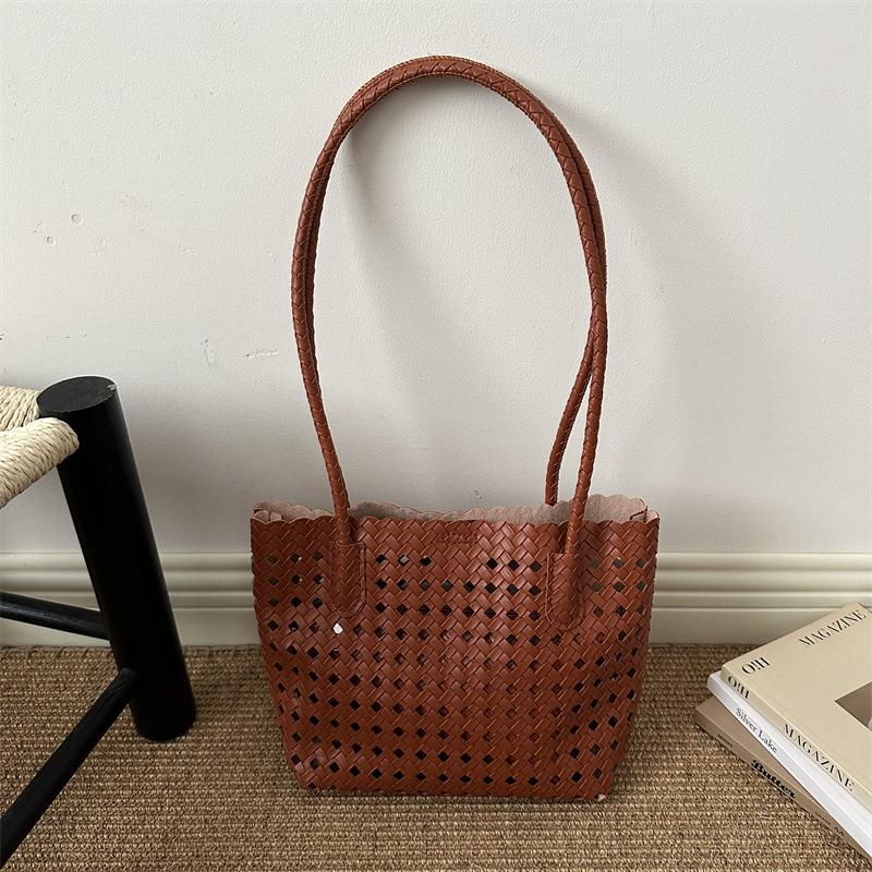 High-looking, Fashionable And Western-style Woven Vegetable Basket, Hollow Bag, Shoulder Tote Bag, Personalized Trendy Large-capacity Armpit Bag