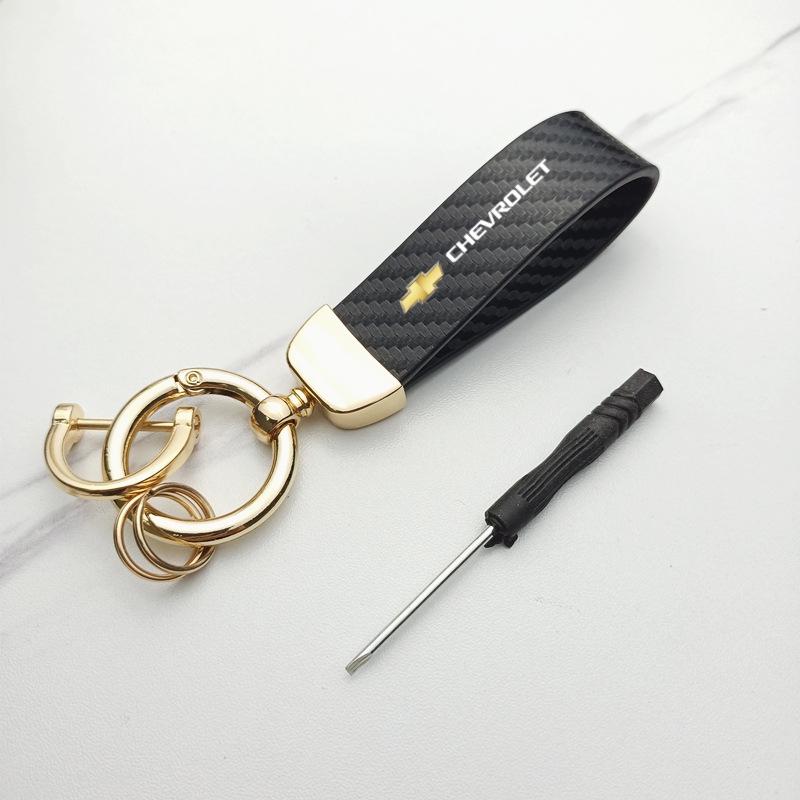 Carbon fiber Leather Car Keyring Exquisite Anti-lost Car Keychain For Chevrolet Colorado Cruze Spark Captiva Malibu Trax